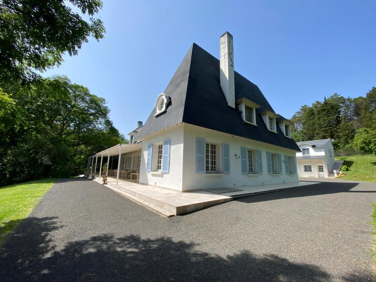 Manoir Et Appartements Avec Piscine Au Domaine De Bize Mirepoix Mirepoix  Exterior foto